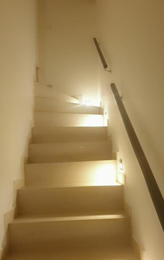 Apartment Mit Schoener, Moderner Einrichtung Köln Dış mekan fotoğraf